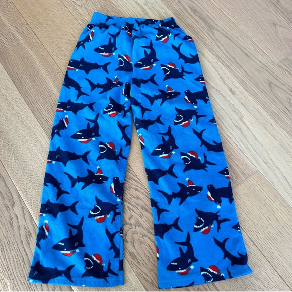 GAP Kids Shark Fleece Pajama Pants - Picture 7 of 11